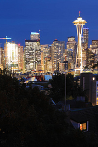 一个垂直西雅图, 在华盛顿市中心天黑后