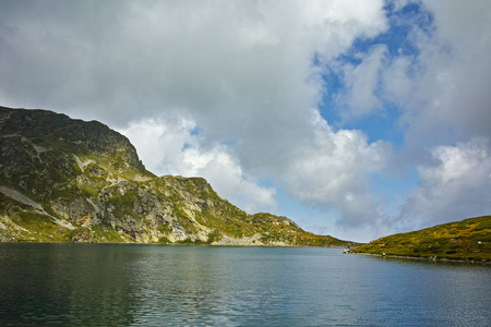 七里拉湖泊肾湖风景美不胜收图片