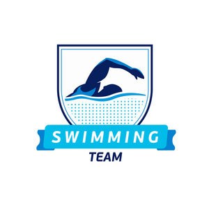 游泳队标志的向量。游泳者在水中的剪影。创造性的徽章。铁人三项的概念。平面设计