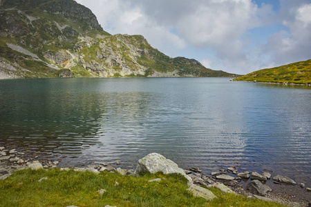 七里拉湖泊肾湖风景美不胜收