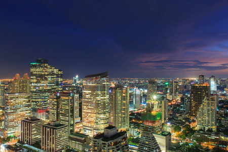 曼谷城市景观商业区，黄昏时高楼