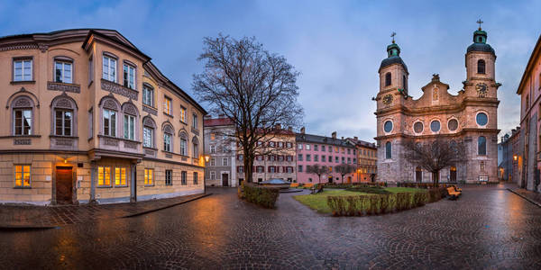 Domplatz 广场和铁道部圣雅各教堂全景