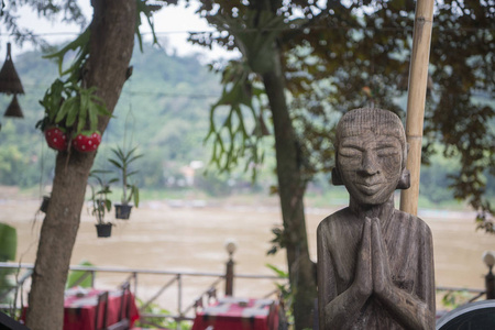 在湄公河流域的餐厅