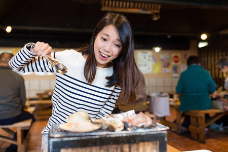 烧烤扇贝图片-烧烤扇贝素材-烧烤扇贝插画-摄图新视界