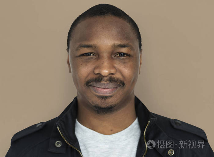 微笑着的非洲人照片-正版商用图片0u1m2k-摄图新视界