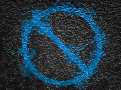 黑金属上孤立的禁止交通标志图片