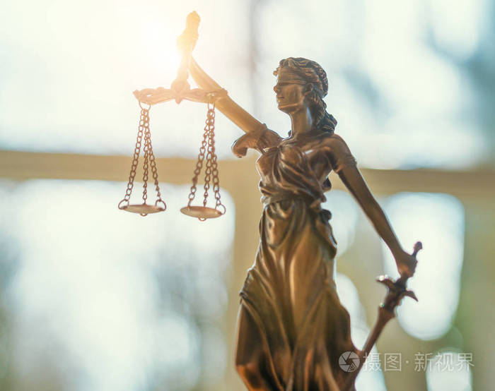 那位女士正义女神像