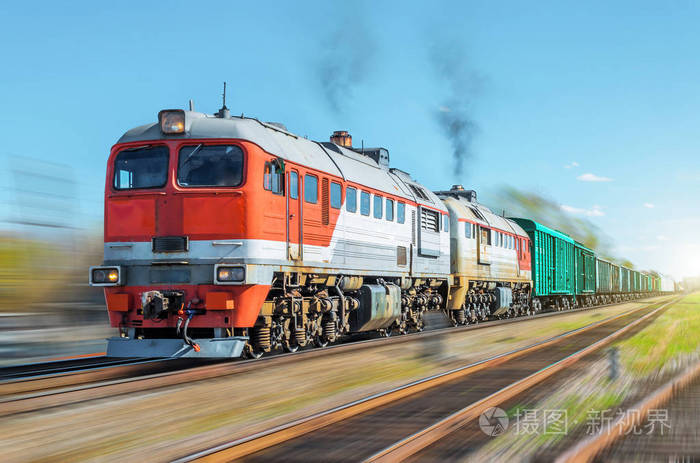 货运火车模糊运动铁路路堤轨道