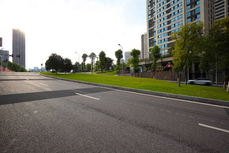 空路表面楼与城市街景建筑图片