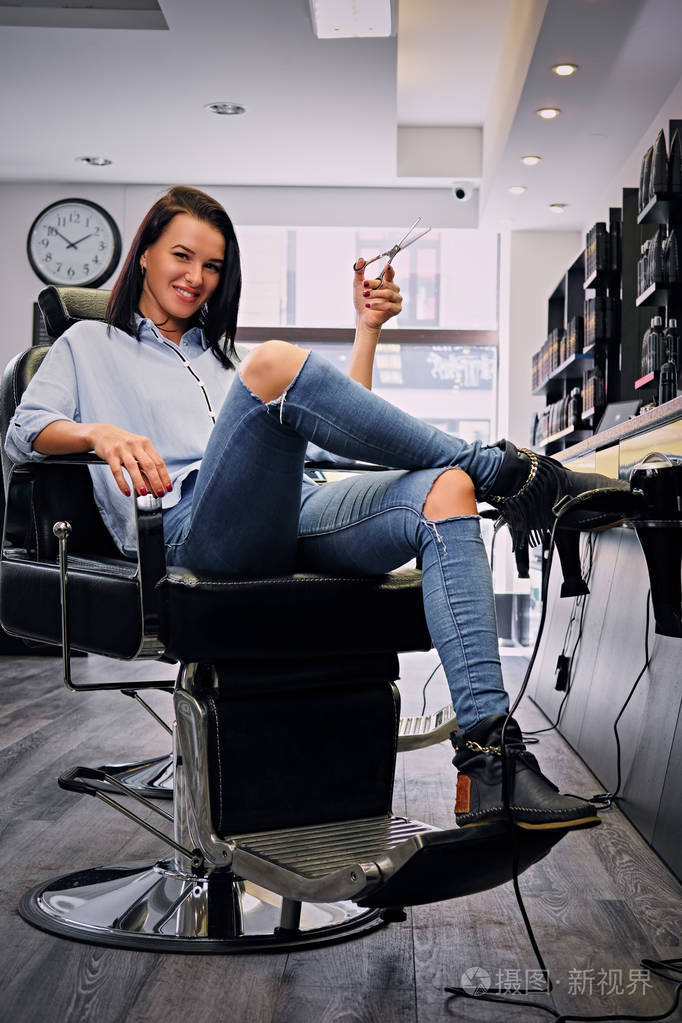 布鲁内特女理发师