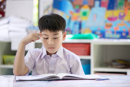 快乐的亚洲孩子 reahappy 亚洲孩子读书与思考
