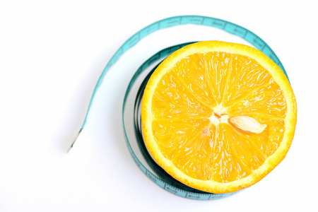 厘米周围橙片孤立的白色，超重和饮食概念