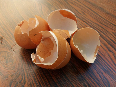 碎蛋壳图片