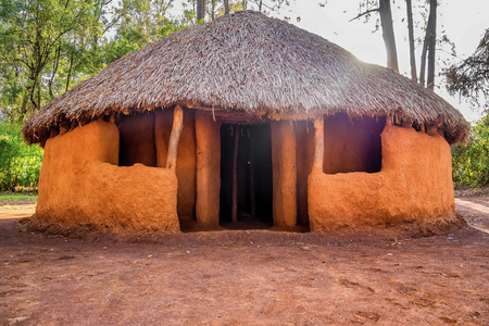传统的部落的小屋的肯尼亚人民，内罗毕，肯尼亚