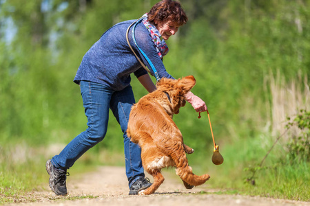 女人玩收费猎犬新斯科舍省鸭