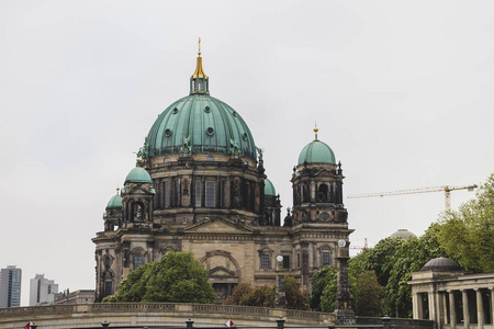 阴天在德国柏林的柏林大教堂