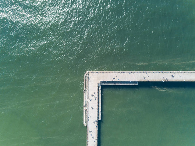 帕兰加浴盆波罗的海海边空中无人机顶视图