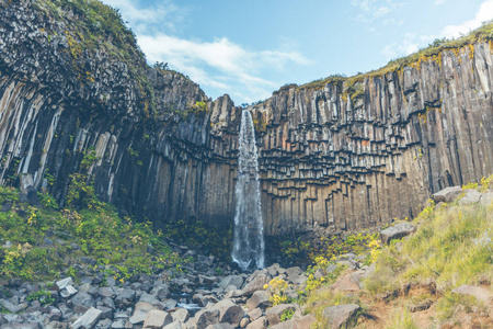 在冰岛 svartifoss 瀑布