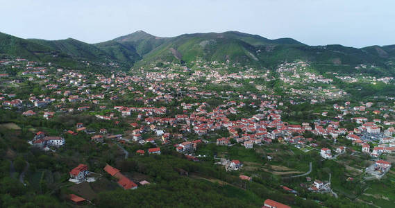 度假村的山城