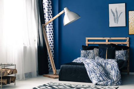 简单的蓝色卧室