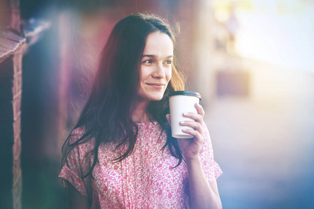 微笑美丽早晨喝咖啡