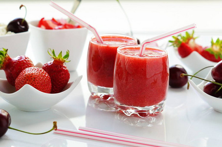 草莓 果汁 酸奶