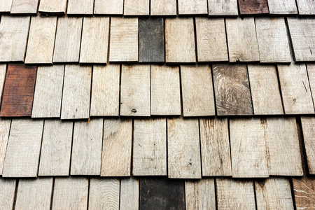 木质的屋顶瓦片图片