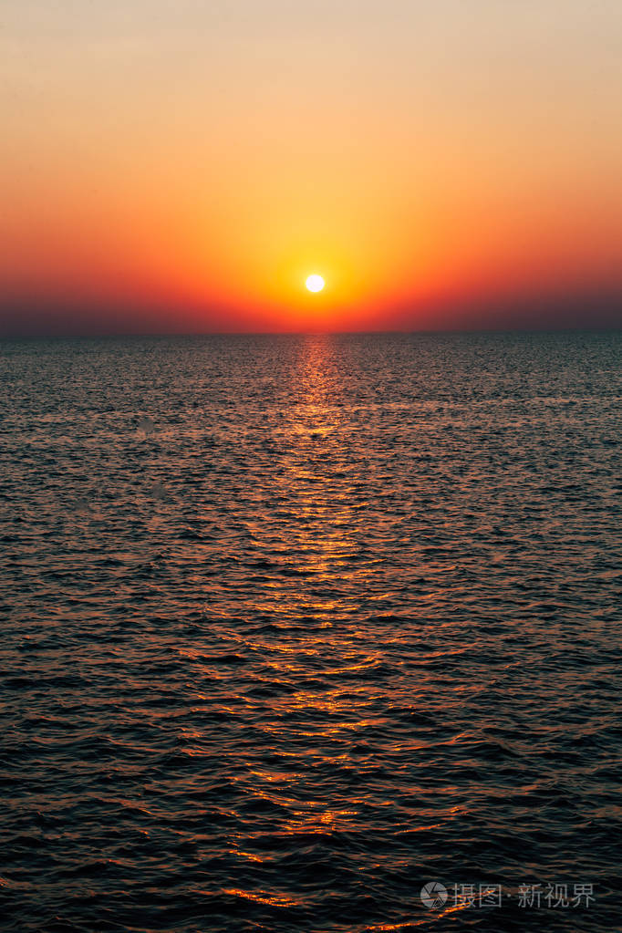 美丽的景色.太阳是可见