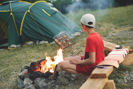 家庭野餐用火一顶帐篷