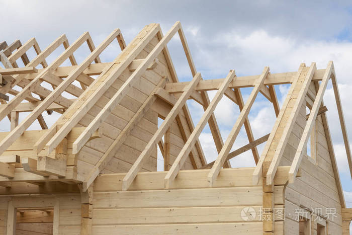 正在建设的木房子的结构