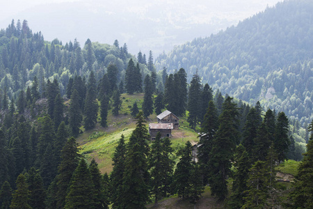 在山的小山村