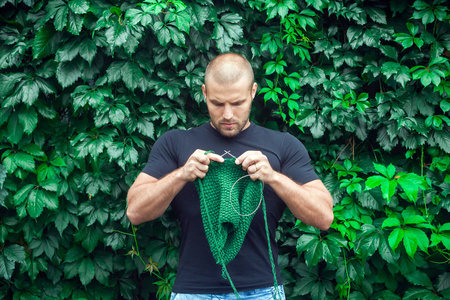 织毛衣表情包图片