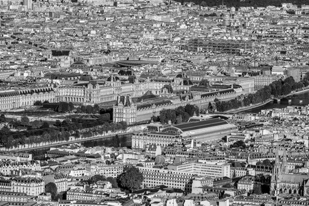 从埃菲尔铁塔巴黎市上空鸟瞰图
