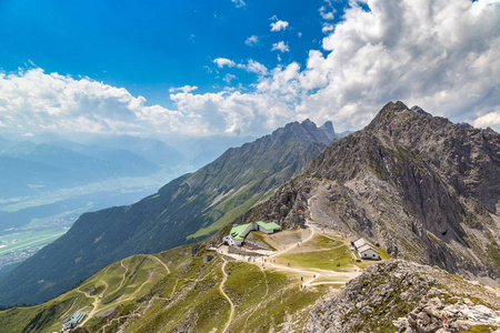 在阿尔卑斯山高山