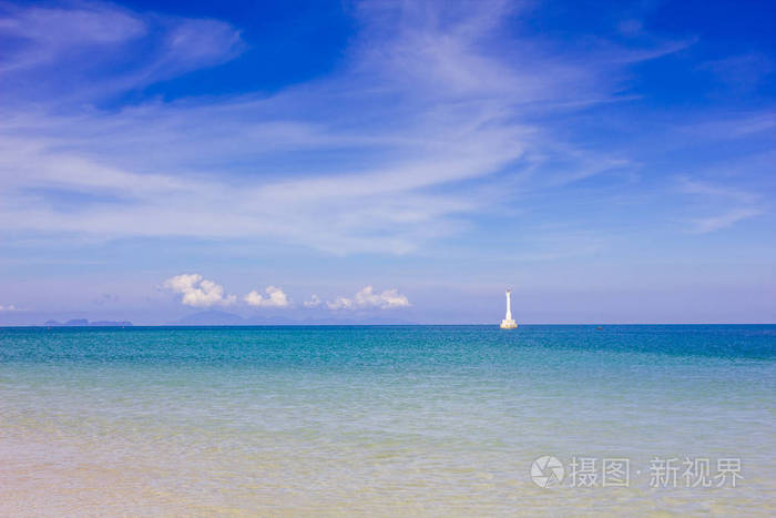 在海滩和海上日出