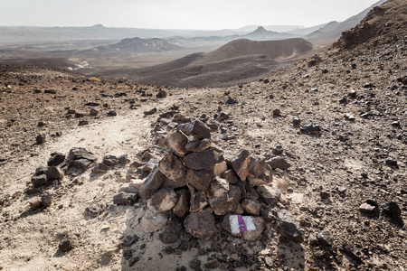 开创性的踪迹鸭大老山标记标志石沙漠
