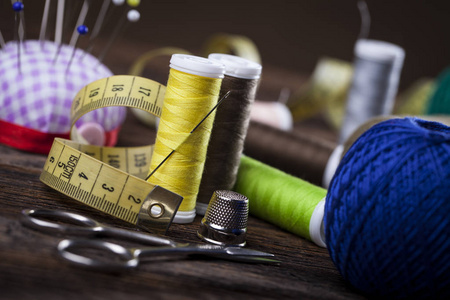缝纫文书 线程 针 线轴和材料