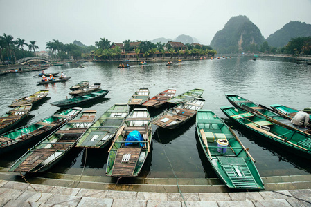 宁平是在越南的一个受欢迎的旅游地方