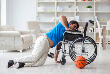 青少年篮球运动员轮椅从伤病中恢复