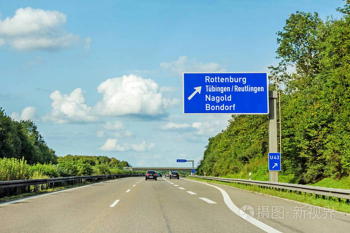 高速公路的路标上高速公路 a81,赫伦贝格-rottenburg