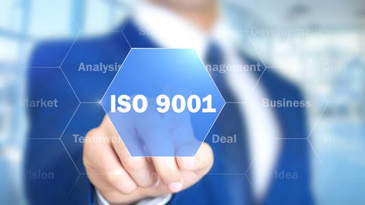 Iso 27001，商人在全息界面上，运动图形工作