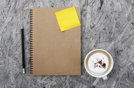 一杯咖啡和笔记本