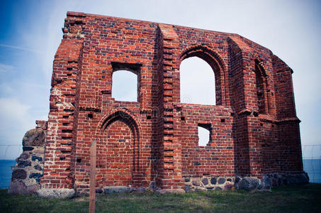 波兰特泽萨克斯教堂的废墟