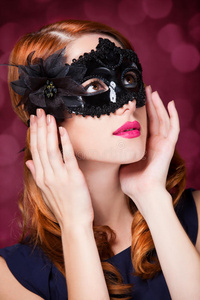 戴面具美女图片