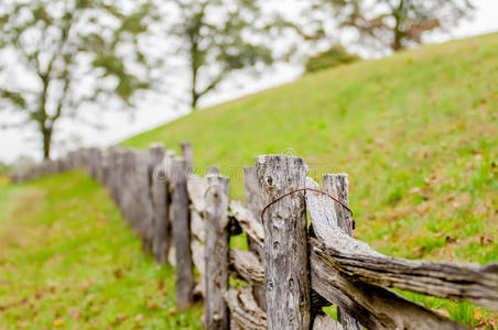 北卡罗莱纳州山区的乡村自制分体式围栏