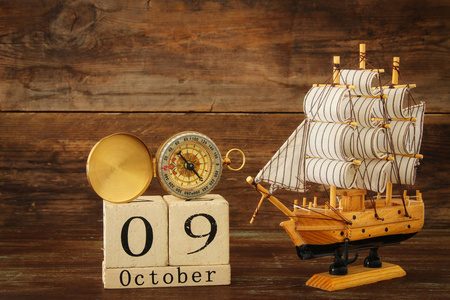 哥伦布日概念与老船木的背景