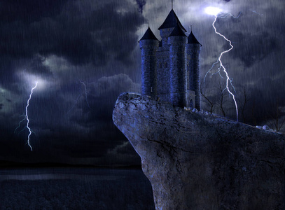晚上在一场雷雨的魔法的城堡