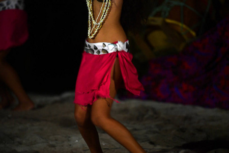 波利尼西亚舞草裙舞移动特效图片