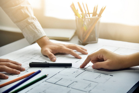 讨论的创意设计师照片