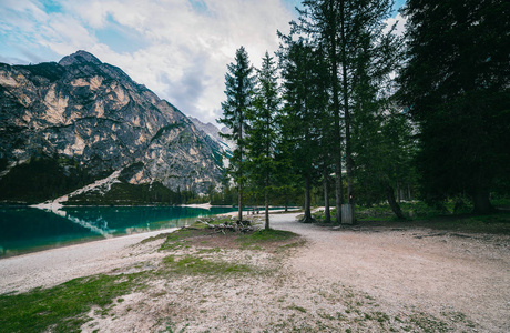 Braies 湖，白云岩，阿尔卑斯山